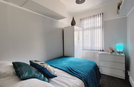 College Avenue , Mutley, PL4 7AN