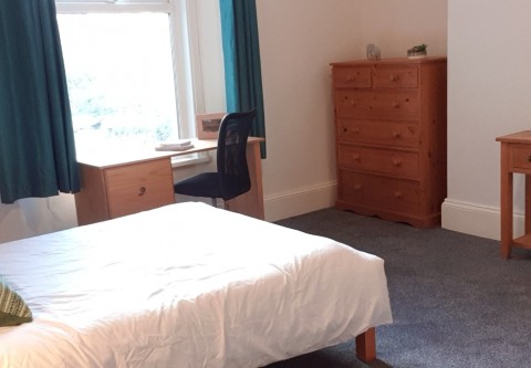 27 Lisson grove , Mutley, PL4 7DL - &#163;128.00 PPPW inc. bills