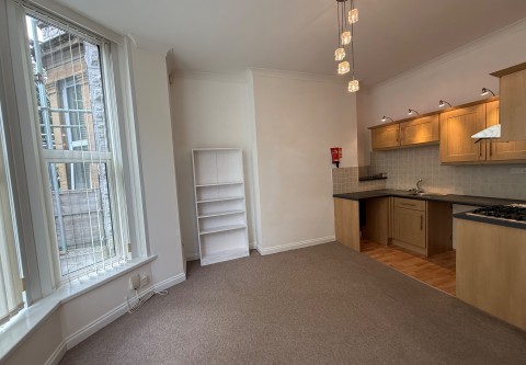 33 Houndiscombe Rd , Mutley, PL4 6EU - £700.00 pcm