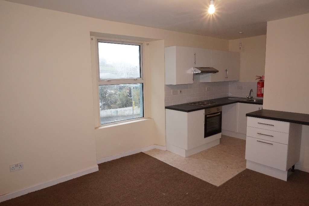 1 Bedroom Flat To Rent Stoke Plymouth Pl2 1al 450 00